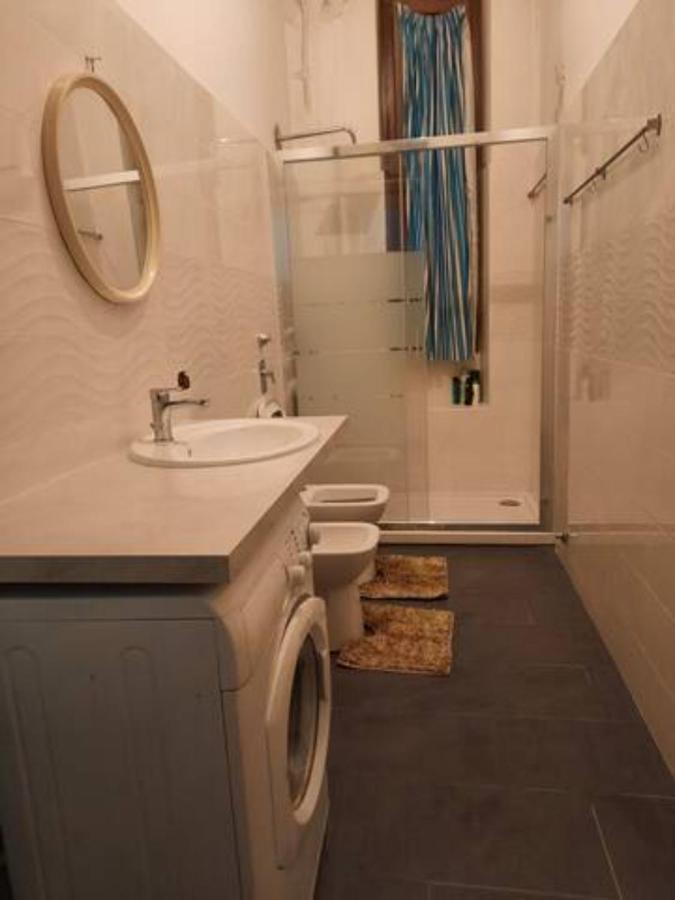 Nice And Quiet Accommodation In The City Center Milão Exterior foto